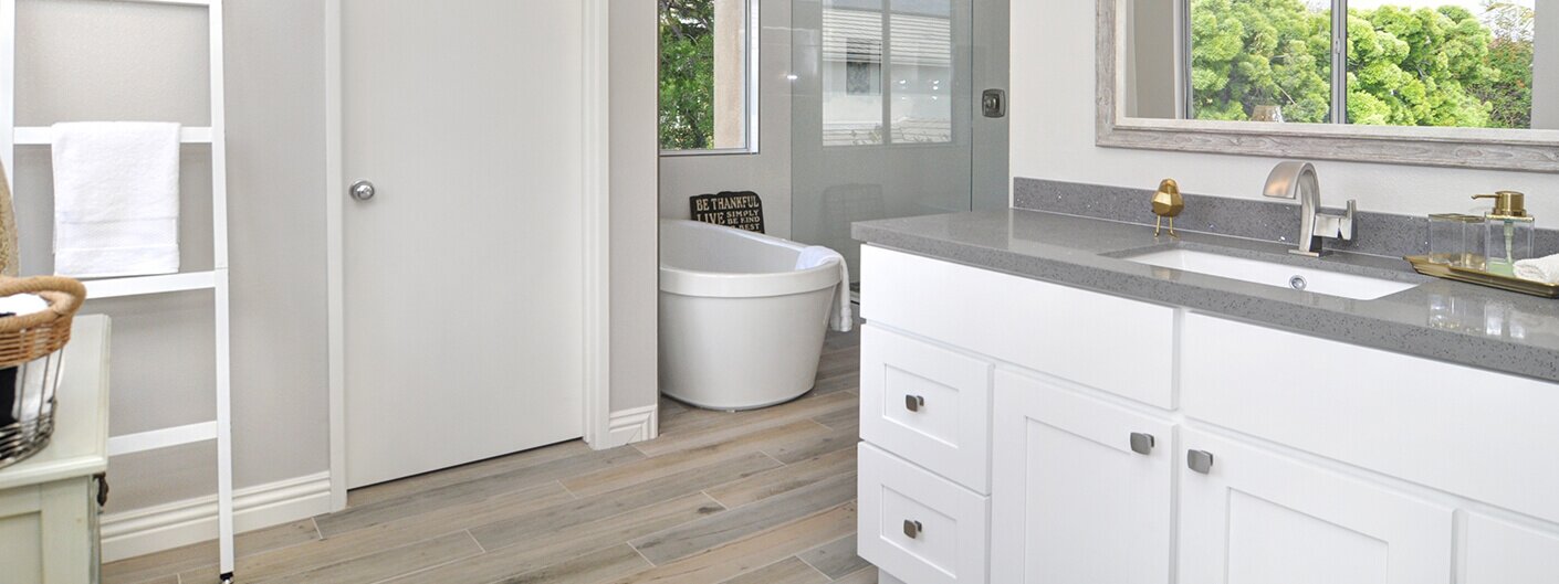 Rifacimento bagno moderno e minimal a Milano